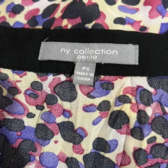 NY Collection V Neck Short Sleeve Textured Button Down Blouse - Picture 8 of 9